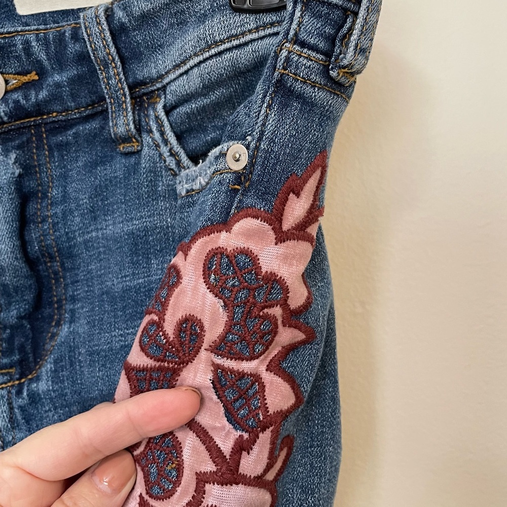 Pilcro Slim Boyfriend Jean with Embroidered Floral Design - Picture 6 of 12